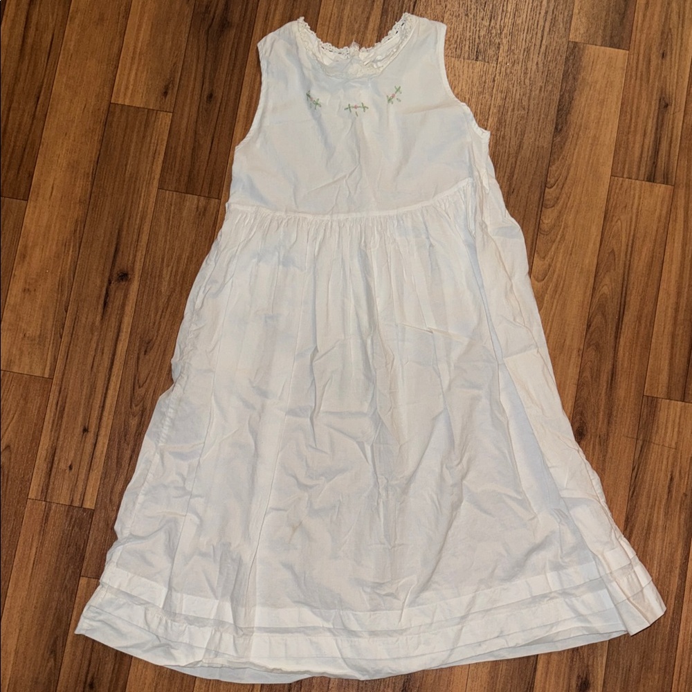 Strasburg White Sleeveless Kids Dress with Embroidery
100% cotton
